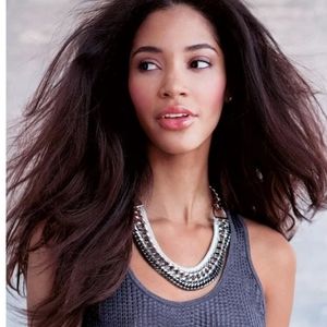 Stella & Dot Femme Fatale Necklace